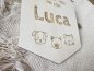 Preview: Holzschild Wimpel "Luca" mit individueller Gravur aus Holz