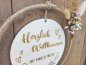 Preview: Holzschild mit Jute-Hoop "Herzlich Willkommen 1" mit individueller Gravur Preview: Holzschild mit Jute-Hoop "Herzlich Willkommen 1" mit individueller Gravur