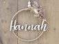 Preview: Namensschild "Hannah" aus Holz mit Jute-Hoop und Trockenblumen Preview: Namensschild "Hannah" aus Holz mit Jute-Hoop und Trockenblumen