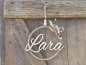 Preview: Namensschild "Lara" aus Holz mit Jute-Hoop und Trockenblumen