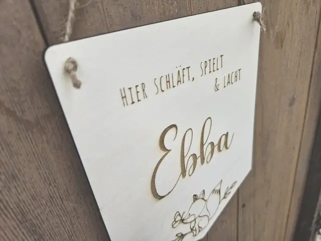 Holzschild Wimpel "Ebba" mit individueller Gravur aus Holz