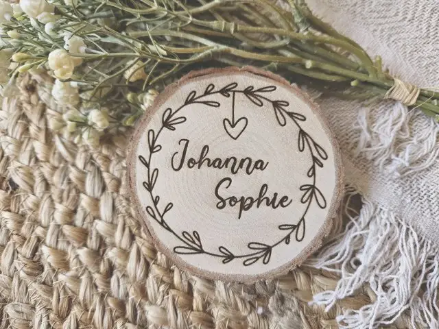 Baumscheibe rund mit Gravur - "Johanna" individuell personalisiert