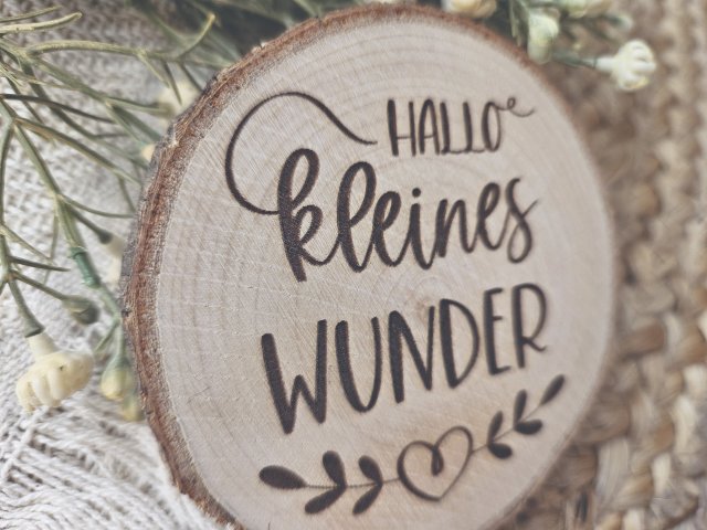 Preview: Baumscheibe rund mit Gravur - "Kleines Wunder"