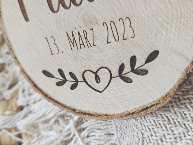 Preview: Baumscheibe rund mit Gravur - "Geburt 1" individuell personalisiert
