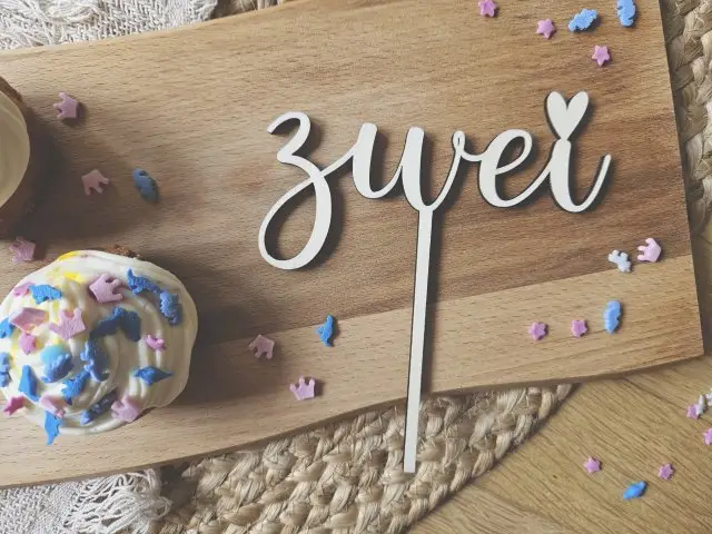 Cake Topper Schriftzug "Geburtstag 2 Zwei" Lasercut aus Holz