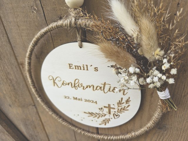 Preview: Holzschild mit Jute-Hoop "Kommunion / Konfirmation 4" mit individueller Gravur