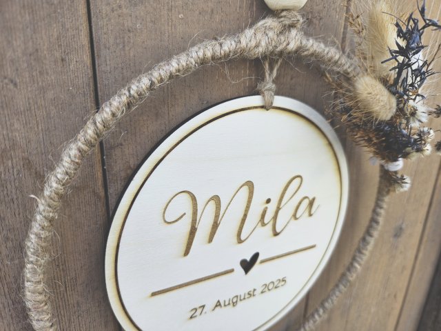 Preview: Holzschild mit Jute-Hoop "Geburt 1" mit individueller Gravur