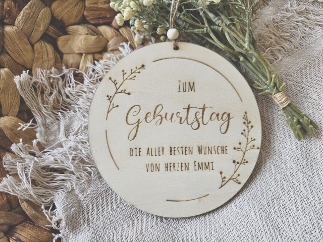 Holzschild "Geburtstag 1" mit individueller Gravur aus Holz