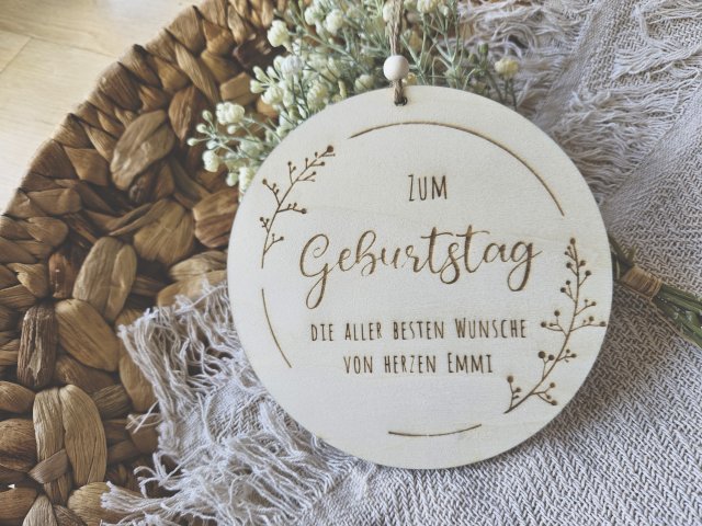 Holzschild "Geburtstag 1" mit individueller Gravur aus Holz