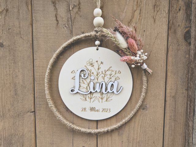 Preview: Holzschild mit Jute-Hoop "Geburt 5" mit individueller Gravur und 3D Schriftzug