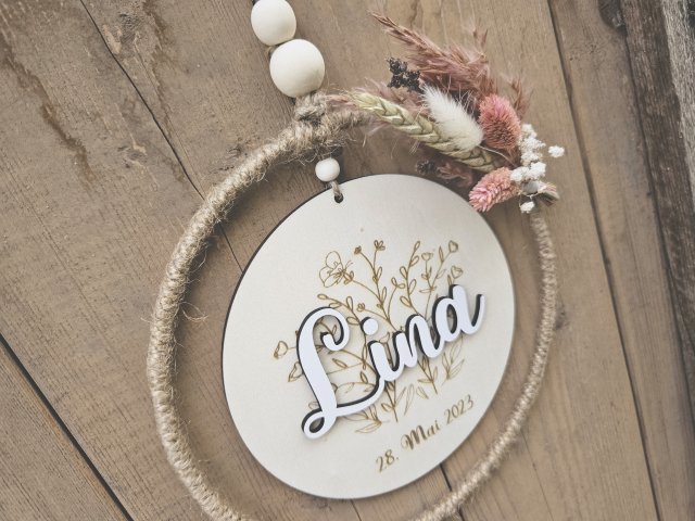 Preview: Holzschild mit Jute-Hoop "Geburt 5" mit individueller Gravur und 3D Schriftzug