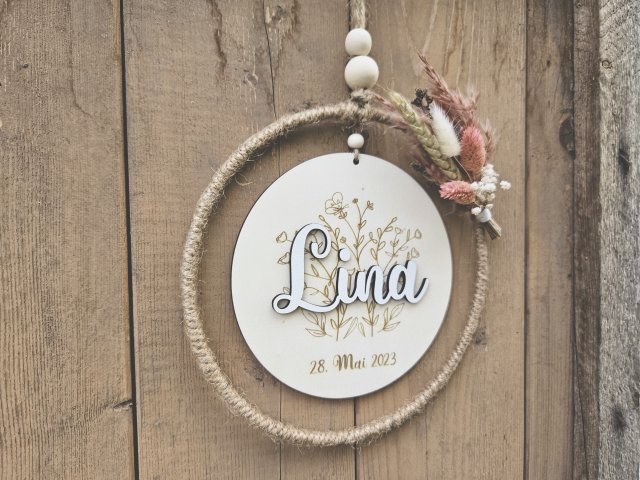 Preview: Holzschild mit Jute-Hoop "Geburt 5" mit individueller Gravur und 3D Schriftzug