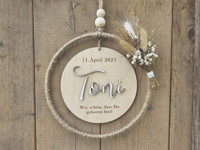 Preview: Holzschild mit Jute-Hoop "Geburt 4" mit individueller Gravur und 3D Schriftzug