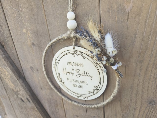 Holzschild mit Jute-Hoop "Happy Birthday 1" mit individueller Gravur