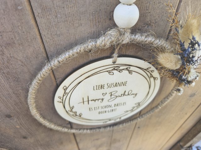 Holzschild mit Jute-Hoop "Happy Birthday 1" mit individueller Gravur