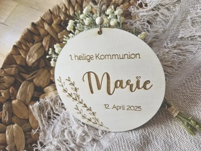 Holzschild "Kommunion / Konfirmation 2" mit individueller Gravur aus Holz