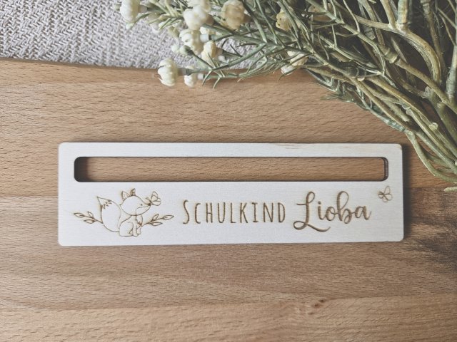 Preview: Holzschild "Lesehilfe 1" mit individueller Gravur für Schulkinder