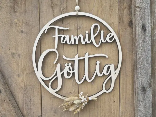 La­ser­cut Hoop "Fa­mi­lie 5" mit in­di­vi­du­el­lem La­ser­schnitt