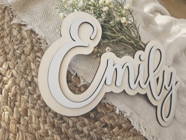 Namensschild Schriftzug mit Kontur "Emily" aus Holz und weißem Furnier