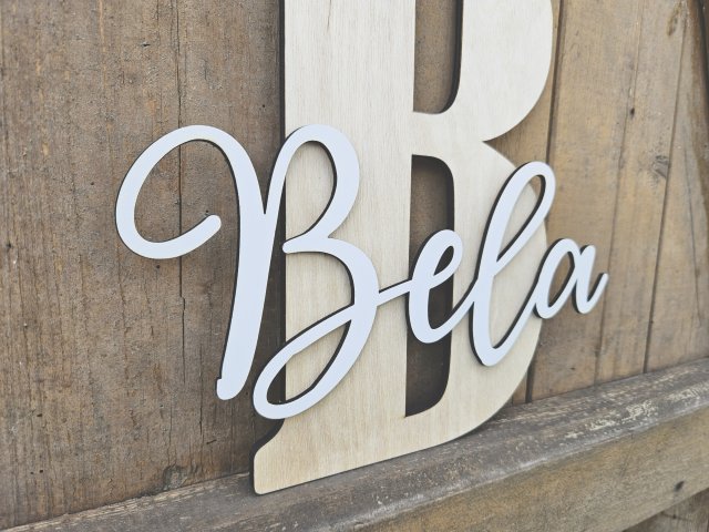 Namensschild Schriftzug Lasercut "Bela" mit großem Buchstaben