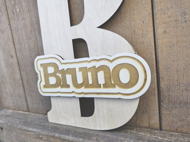 Namensschild Schriftzug Lasercut "Bruno" mit großem Buchstaben