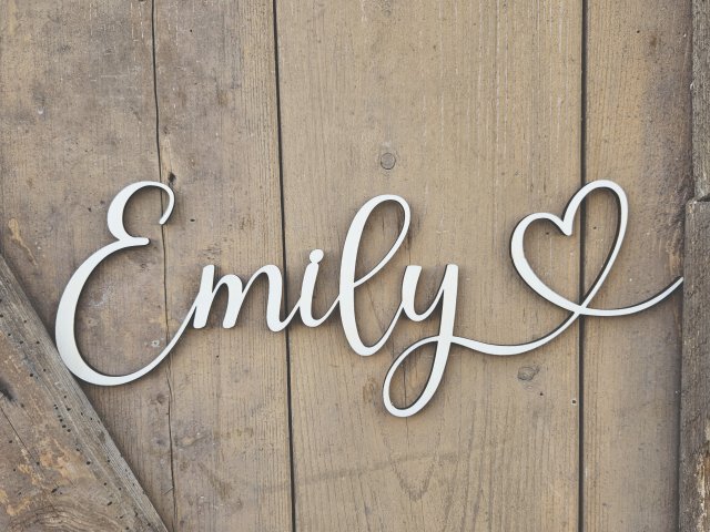 Namensschild Schriftzug Lasercut "Emily" mit Herz aus Holz