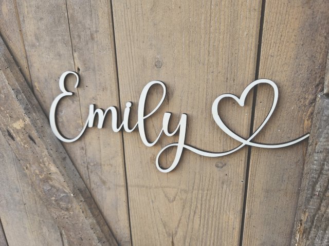 Namensschild Schriftzug Lasercut "Emily" mit Herz aus Holz