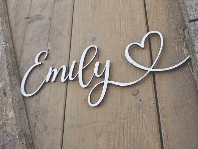 Namensschild Schriftzug Lasercut "Emily" mit Herz aus Holz