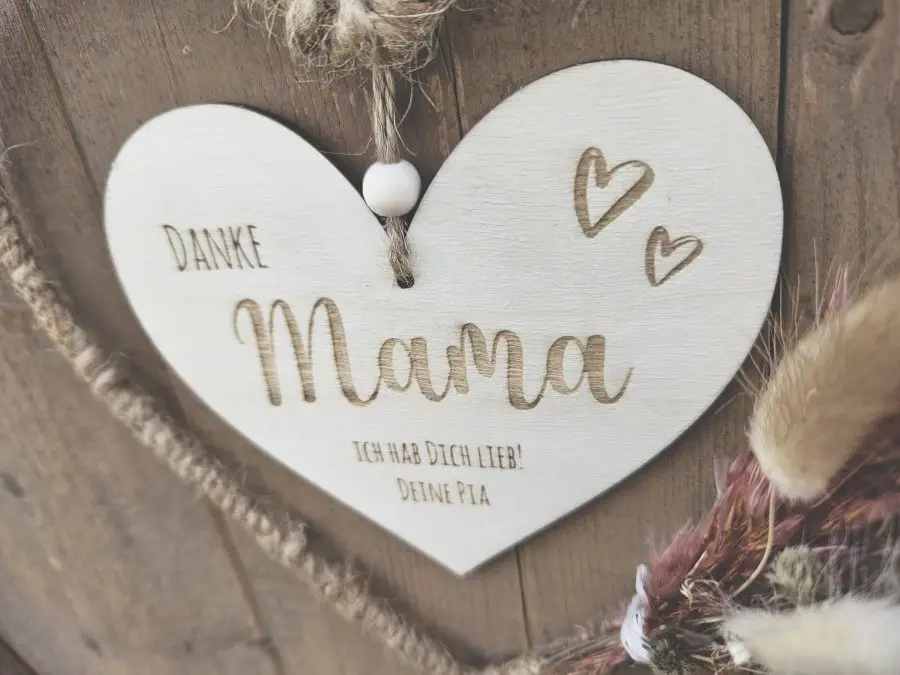 Holzschild mit Jute-Hoop "Danke Mama 1" mit individueller Gravur