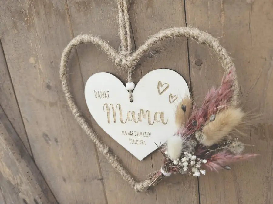 Holzschild mit Jute-Hoop "Danke Mama 1" mit individueller Gravur