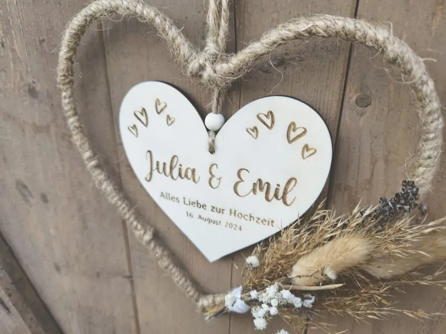 Holzschild mit Jute-Hoop "Hochzeit 1" mit individueller Gravur