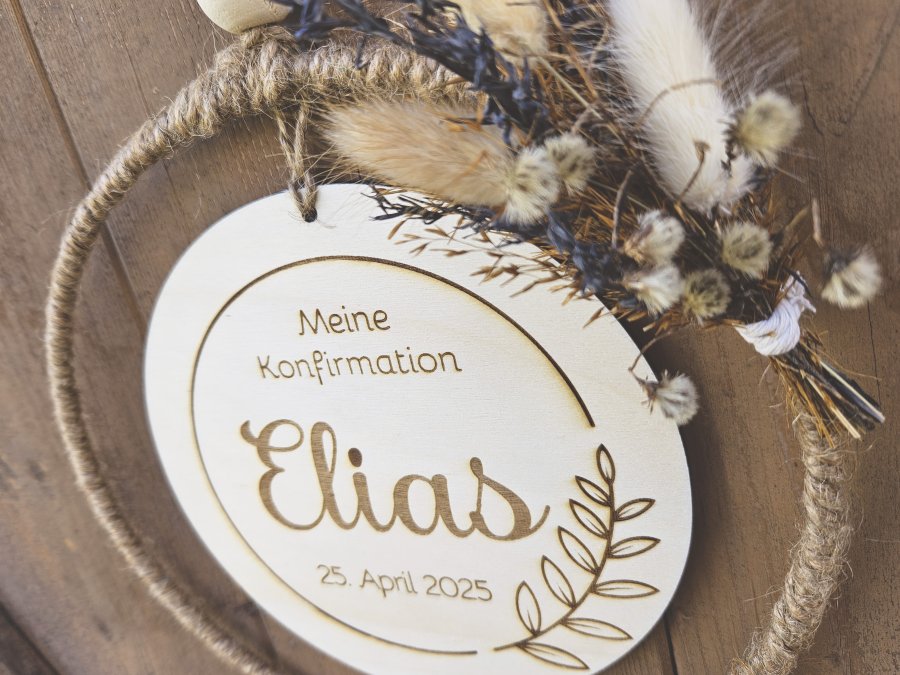 Holzschild mit Jute-Hoop "Kommunion / Konfirmation 3" mit individueller Gravur Holzschild mit Jute-Hoop "Kommunion / Konfirmation 3" mit individueller Gravur