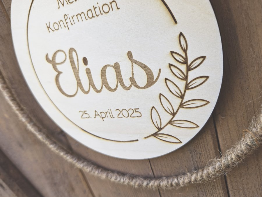 Holzschild mit Jute-Hoop "Kommunion / Konfirmation 3" mit individueller Gravur Holzschild mit Jute-Hoop "Kommunion / Konfirmation 3" mit individueller Gravur