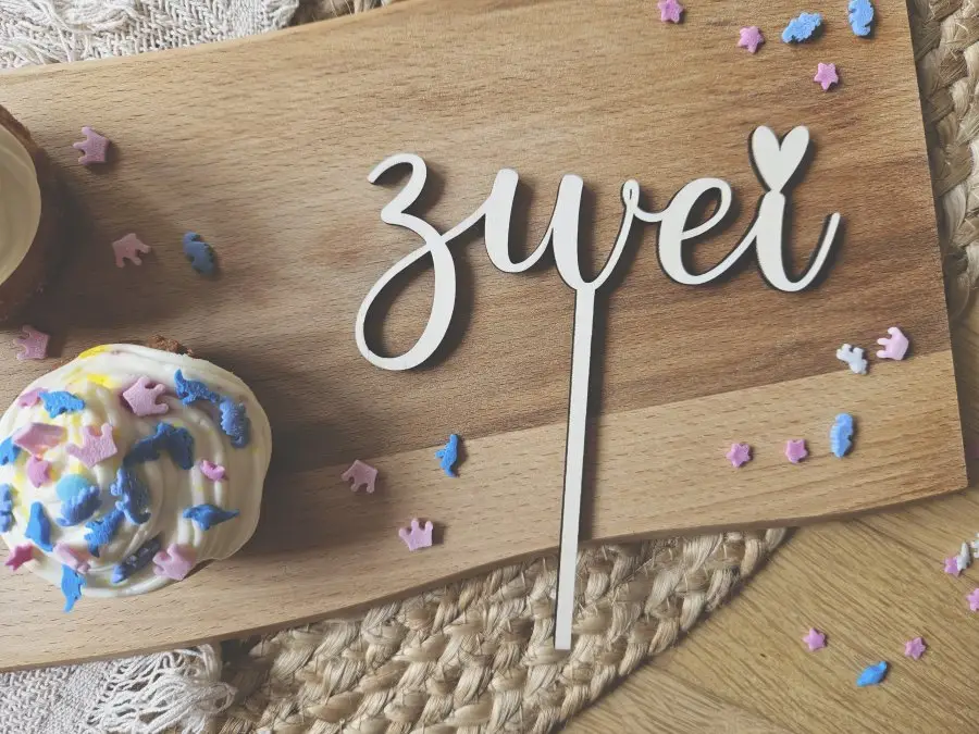 Cake Topper Schriftzug "Geburtstag 2 Zwei" Lasercut aus Holz