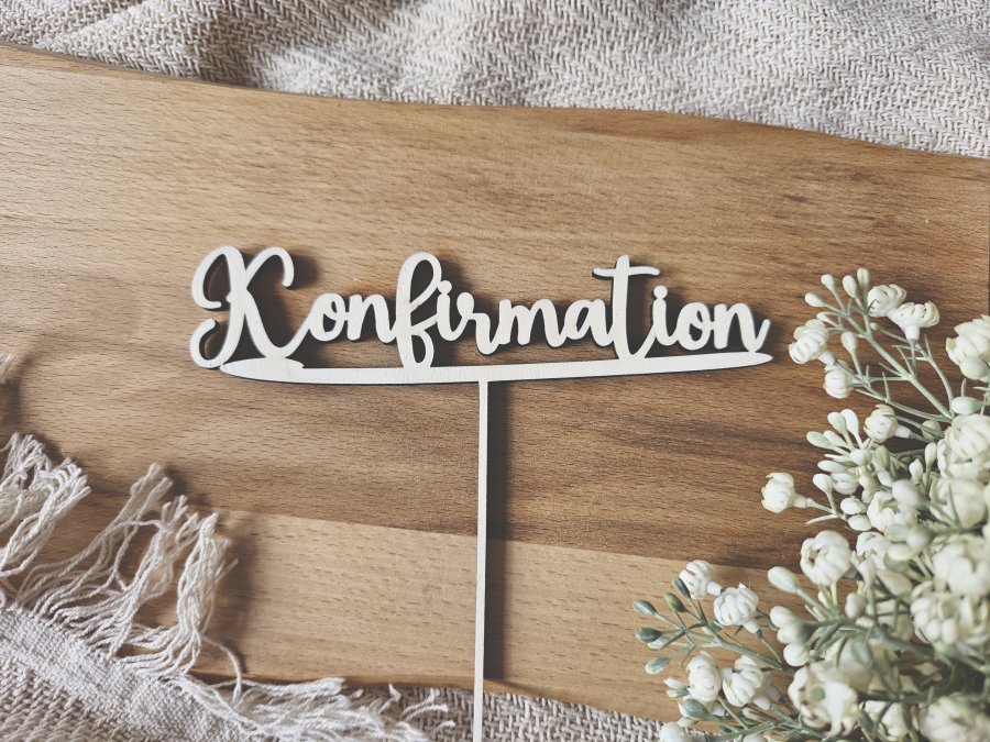 Cake Topper Schriftzug "Konfirmation 1" Lasercut aus Holz Cake Topper Schriftzug "Konfirmation 1" Lasercut aus Holz