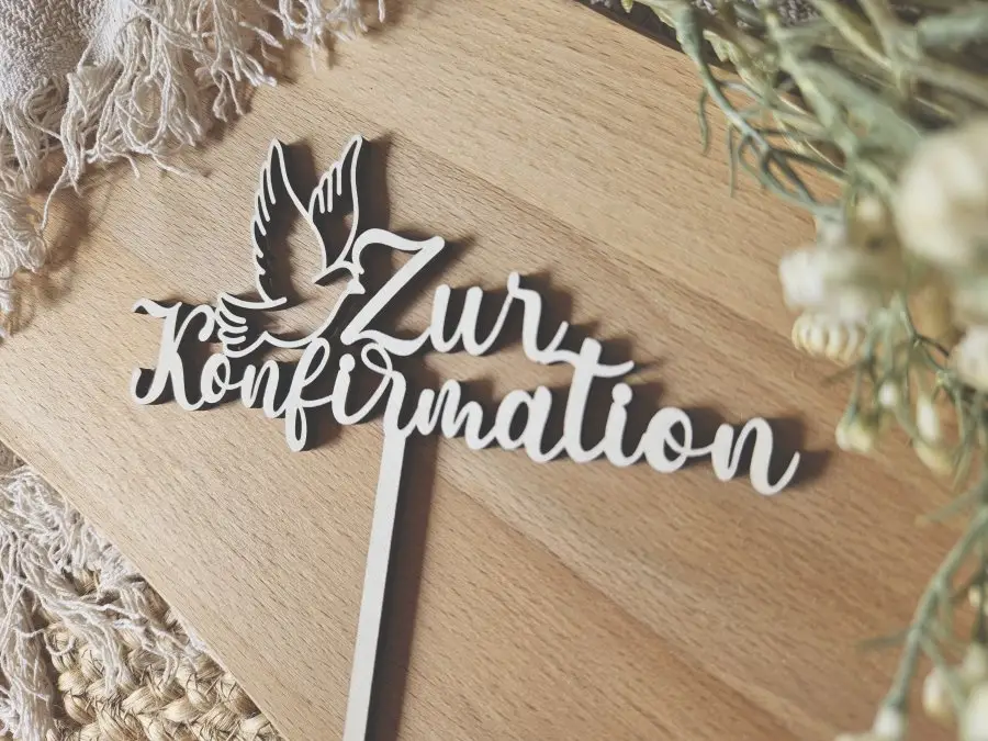 Cake Topper Schriftzug "Konfirmation 2" Lasercut aus Holz Cake Topper Schriftzug "Konfirmation 2" Lasercut aus Holz