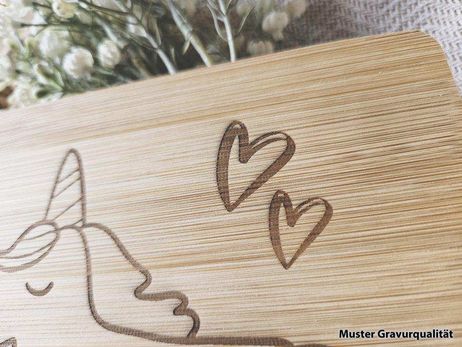 Frühstücksbrettchen "Mama 1" aus Bambusholz - personalisiert mit Namen Frühstücksbrettchen "Mama 1" aus Bambusholz - personalisiert mit Namen