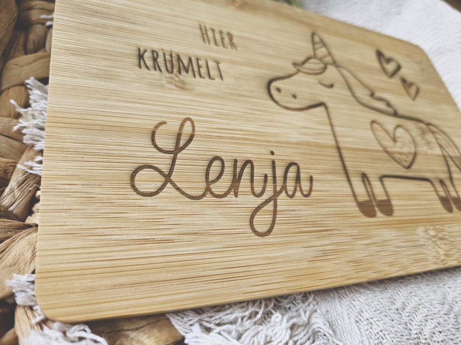 Frühstücksbrettchen "Einhorn" aus Bambusholz - personalisiert mit Namen Frühstücksbrettchen "Einhorn" aus Bambusholz - personalisiert mit Namen