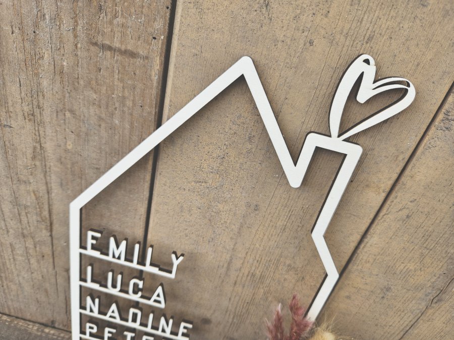 Haus mit individuellem personalisiertem Laserschnitt "Familie 1" Haus mit individuellem personalisiertem Laserschnitt "Familie 1"