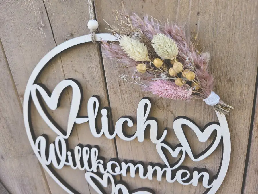 Lasercut Hoop "Willkommen 4" mit individuellem Laserschnitt Lasercut Hoop "Willkommen 4" mit individuellem Laserschnitt
