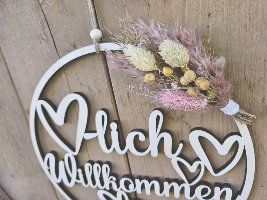 Lasercut Hoop "Willkommen 4" mit individuellem Laserschnitt Lasercut Hoop "Willkommen 4" mit individuellem Laserschnitt
