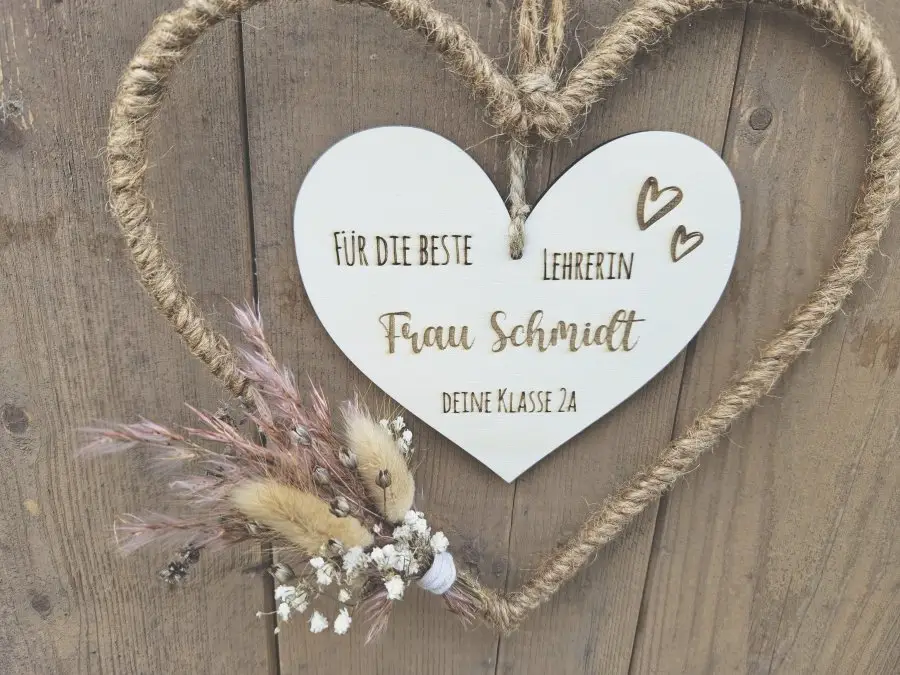 Holzschild mit Jute-Hoop "Danke 1" mit individueller Gravur Holzschild mit Jute-Hoop "Danke 1" mit individueller Gravur
