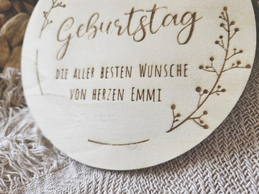 Holzschild "Geburtstag 1" mit individueller Gravur aus Holz