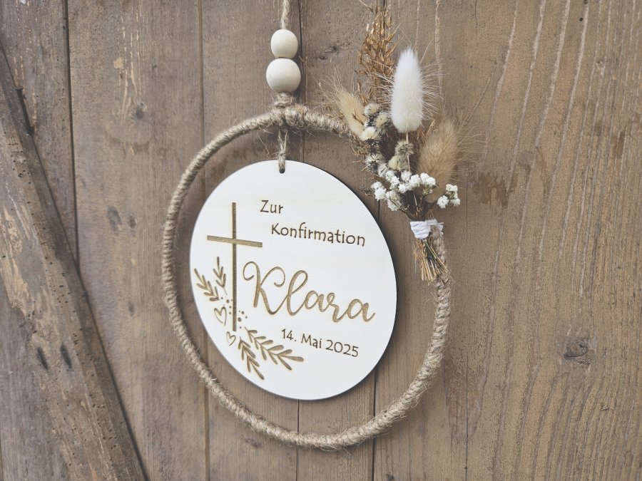 Holzschild mit Jute-Hoop "Konfirmation Klara" mit individueller Gravur