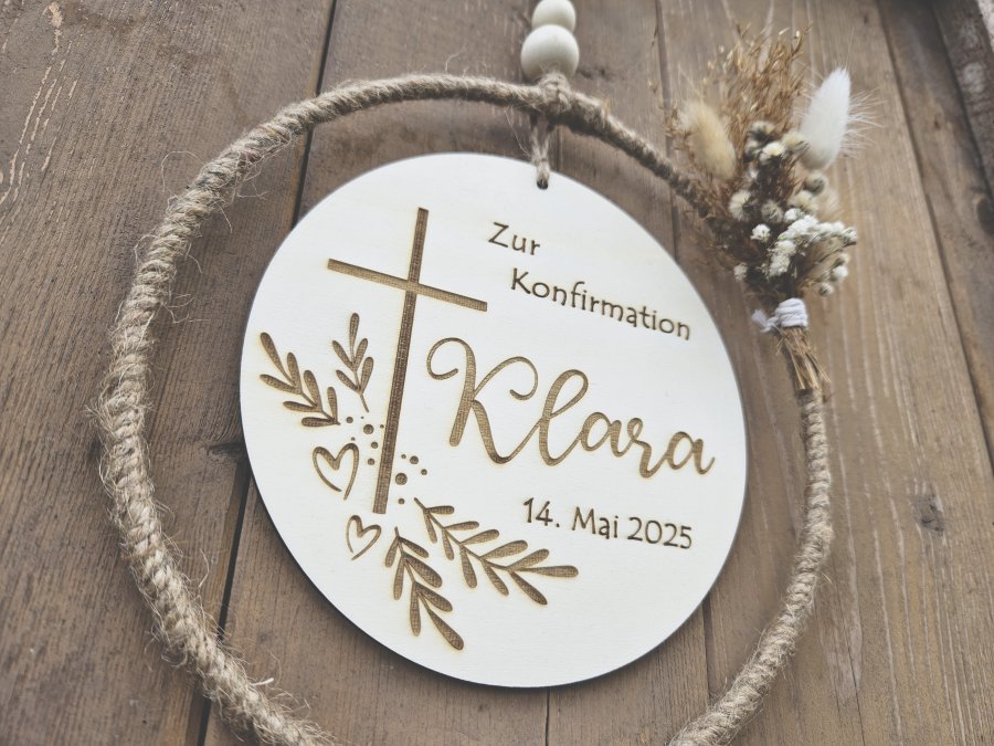 Holzschild mit Jute-Hoop "Konfirmation Klara" mit individueller Gravur