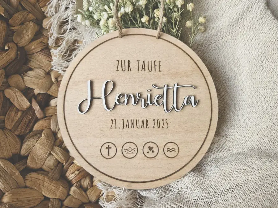 Holzschild "Taufe / Kommunion / Konfirmation 2" mit individueller Gravur und 3D Schriftzug