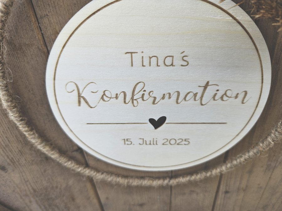 Holzschild mit Jute-Hoop "Konfirmation Tina" mit individueller Gravur