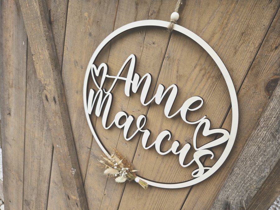 Lasercut Hoop "Hochzeit 1" mit individuellem Laserschnitt Lasercut Hoop "Hochzeit 1" mit individuellem Laserschnitt