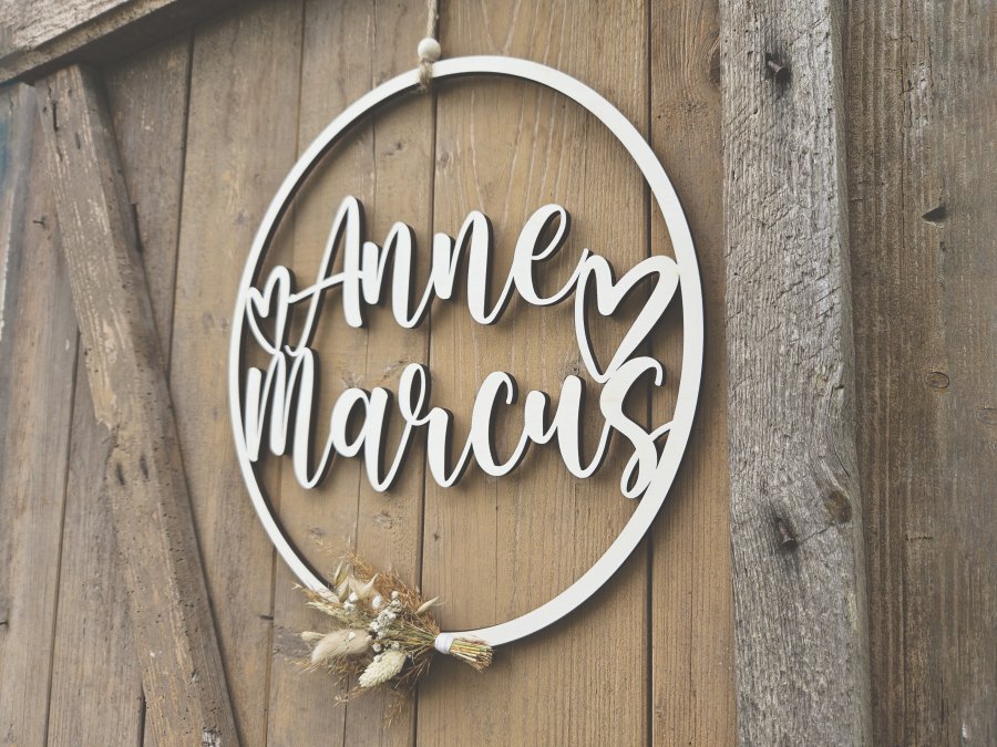 Lasercut Hoop "Hochzeit 1" mit individuellem Laserschnitt Lasercut Hoop "Hochzeit 1" mit individuellem Laserschnitt