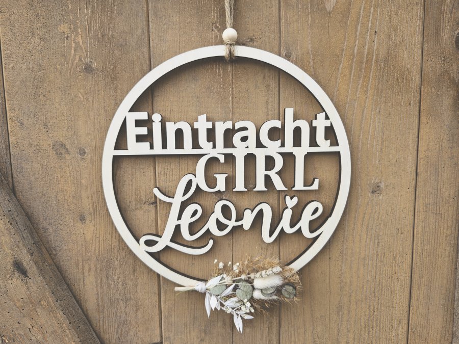 Lasercut Hoop "Eintracht Girl" mit individuellem Laserschnitt Lasercut Hoop "Eintracht Girl" mit individuellem Laserschnitt